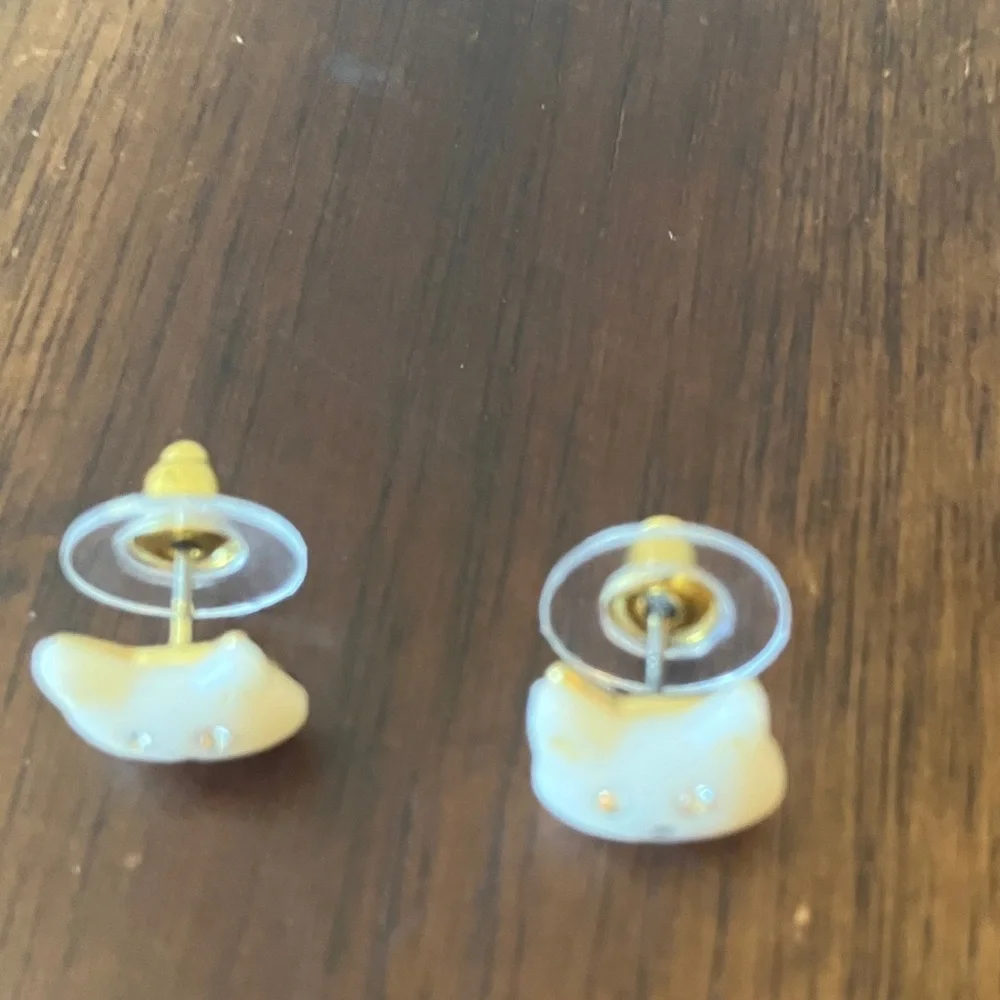 Coach: White Cat Stud Earrings- Gold Tone- Rhinestone Eyes - Picture 4 of 14
